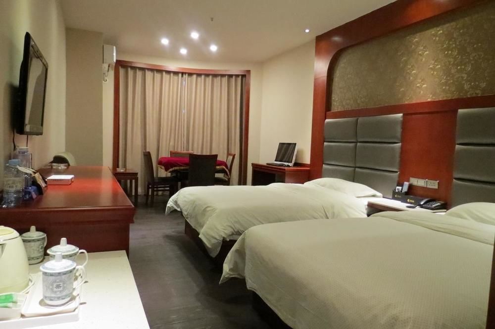Longwang Business Hotel Liuzhou Exterior photo