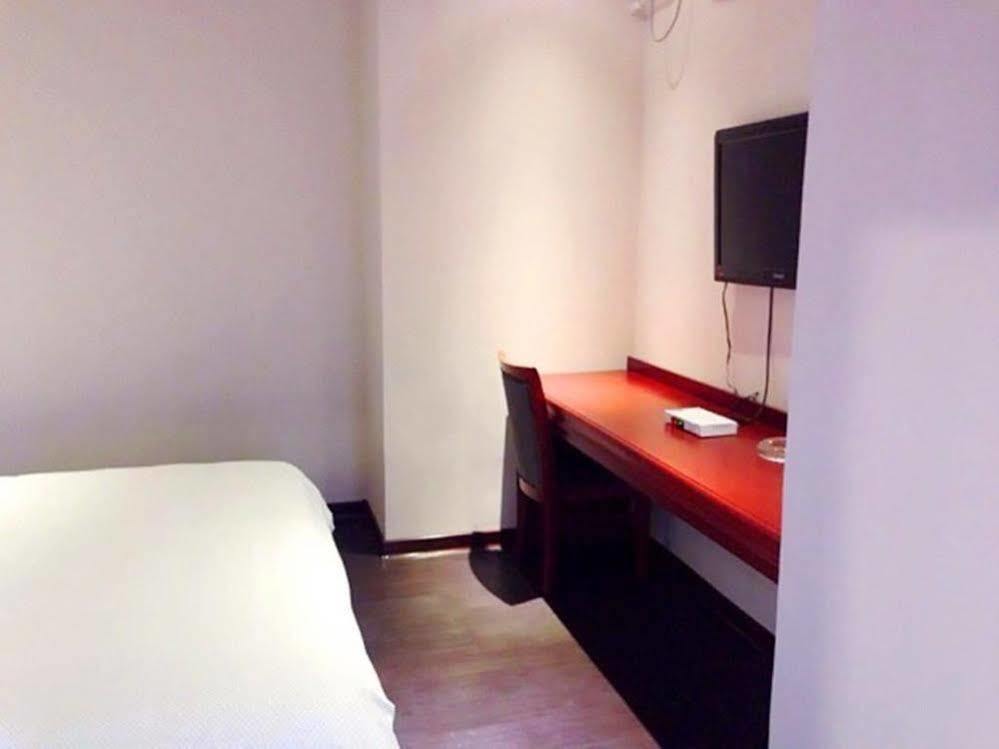 Longwang Business Hotel Liuzhou Exterior photo