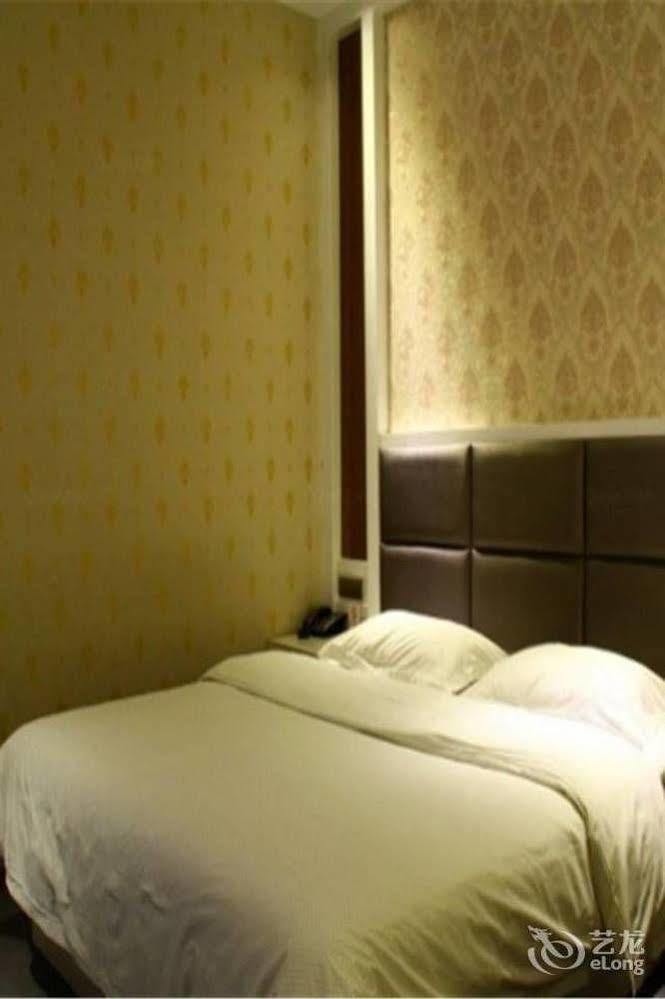 Longwang Business Hotel Liuzhou Exterior photo